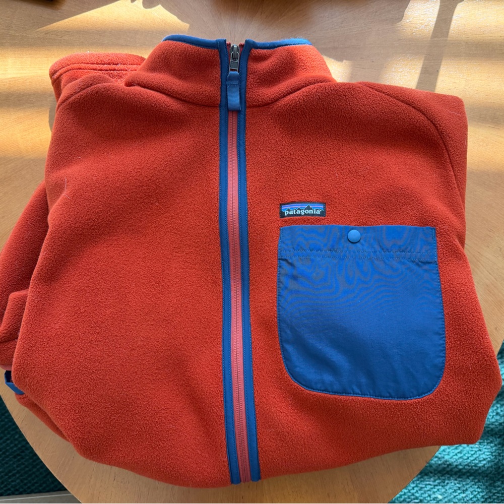 Patagonia Synchilla Fleece Jacket with Navy Accents - Picture 4 of 5